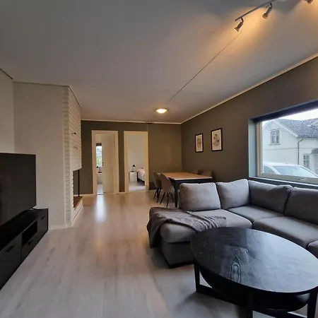 4 Bedroom - Perfect For Companies - Everything Included!