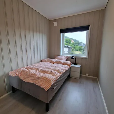 4 Bedroom - Perfect For Companies - Everything Included! Apartamento Porsgrunn