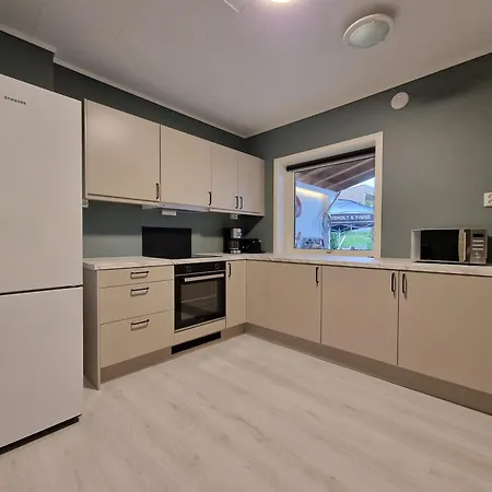 4 Bedroom - Perfect For Companies - Everything Included! Apartman